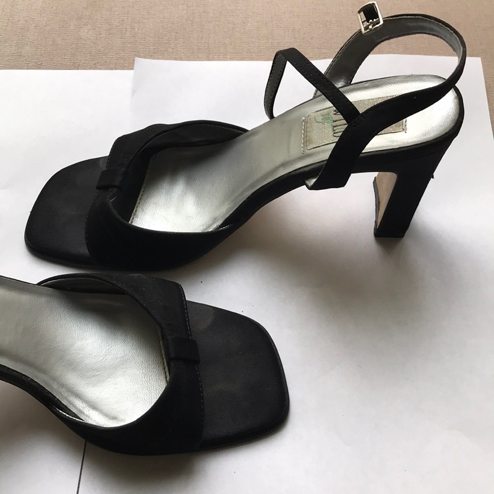 Black Elegant and Simple heels Size 6.5